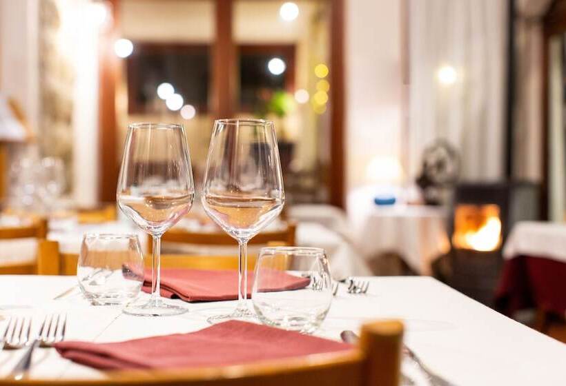 هتل Ristorante Il Caminetto