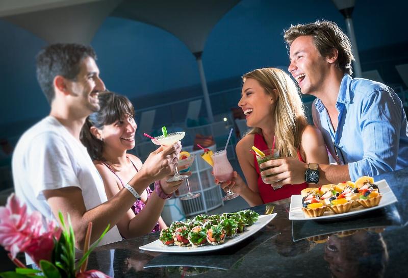 هتل Sonesta Ocean Point Resort  All Inclusive   Adults Only