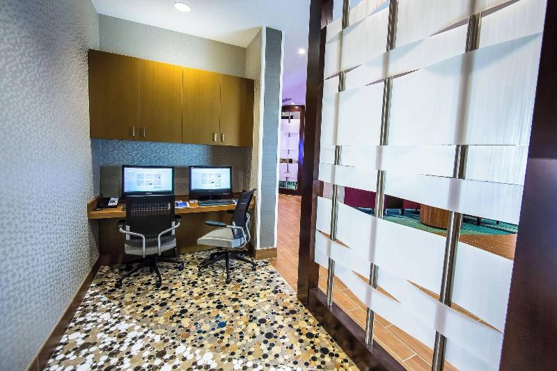 هتل Springhill Suites Lumberton