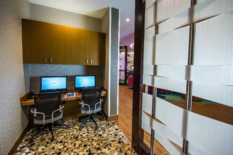 هتل Springhill Suites Lumberton