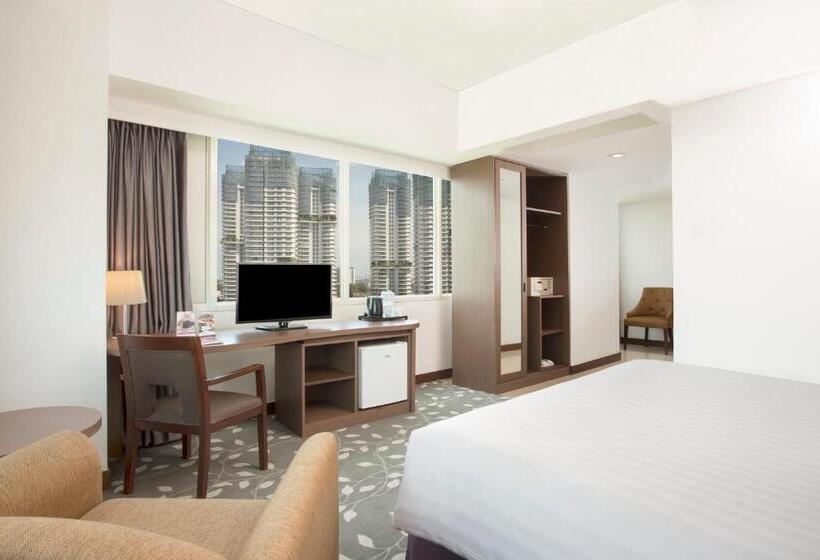 Отель Swissbelinn Kemayoran