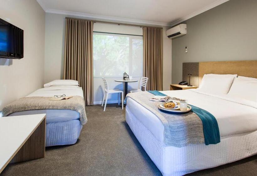 Kings Park Motel
