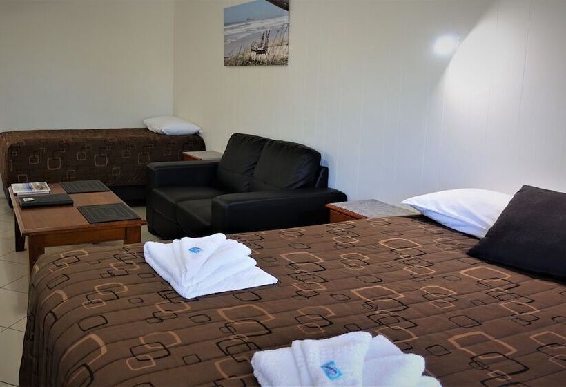 מוטל Pacific Palms Motor Inn