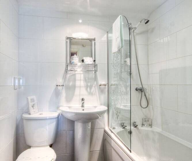 펜션 Tower House Executive Guest House