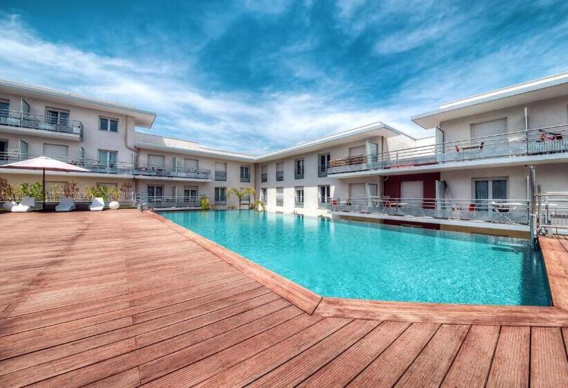 اقامتگاه Comfort Aparthotel Antibes Le Maestria