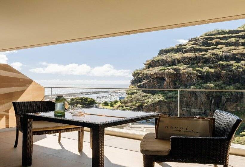Saccharum Resort
