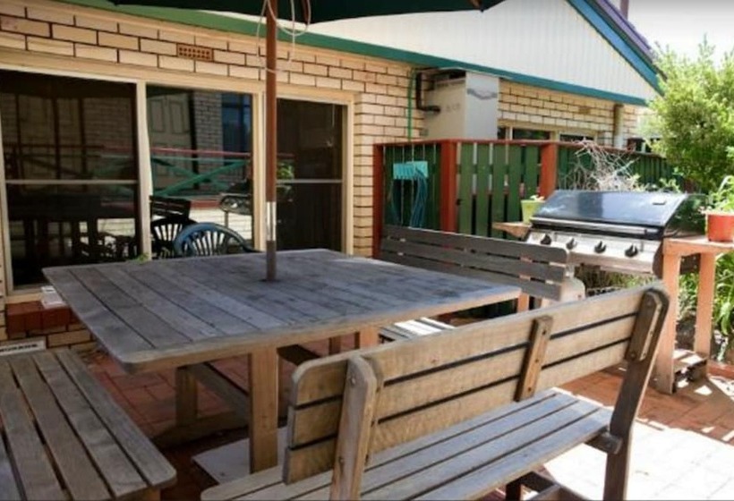 Alluna Motel