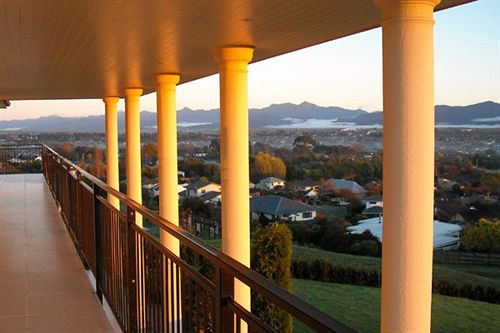 تختخواب و صبحانه Angel Luxury Lodge