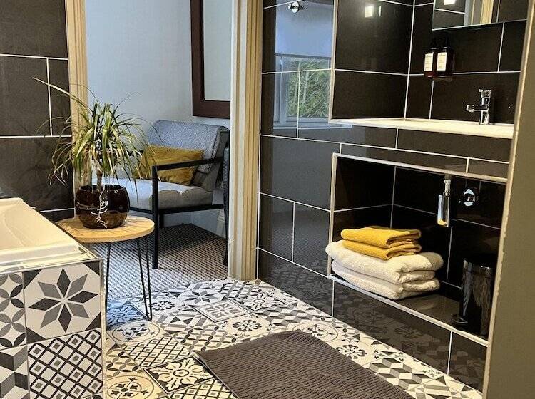 민박 Rockmount Rooms & Apartment