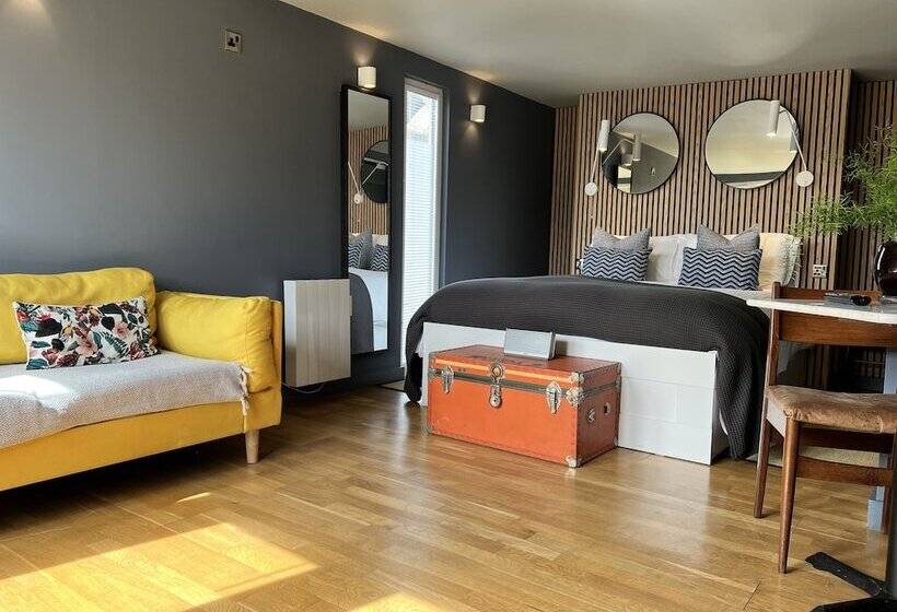 민박 Rockmount Rooms & Apartment