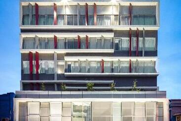 Holiday Inn & Suites Sydney Bondi Junction, An Ihg