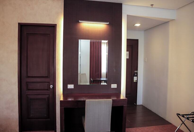 هتل Casablanca Suites Near Airport