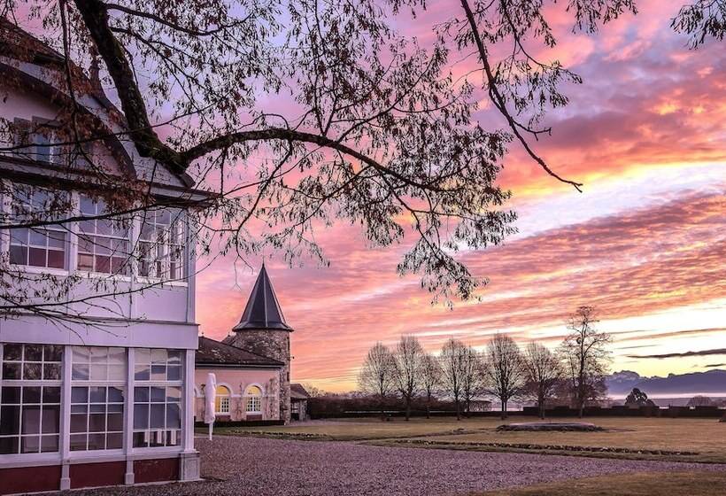 هتل Chateau De Bossey