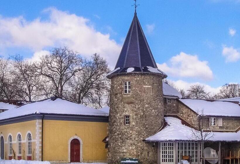 هتل Chateau De Bossey