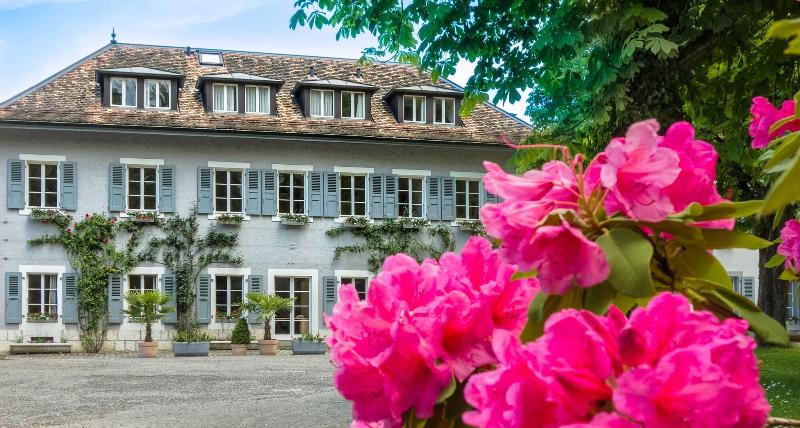 هتل Chateau De Bossey