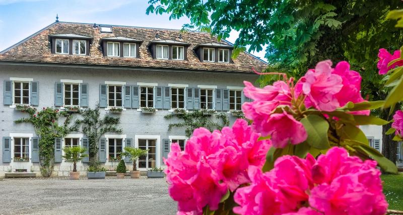 هتل Chateau De Bossey