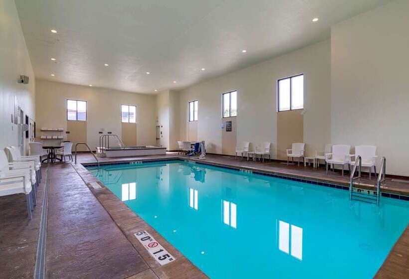 בית מלון כפרי Comfort Inn & Suites Mandan   Bismarck