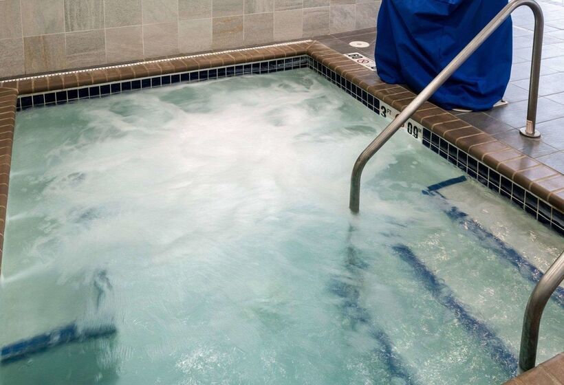 هتل Comfort Inn & Suites West   Medical Center