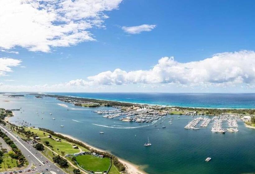 هتل Harbour Side Resort