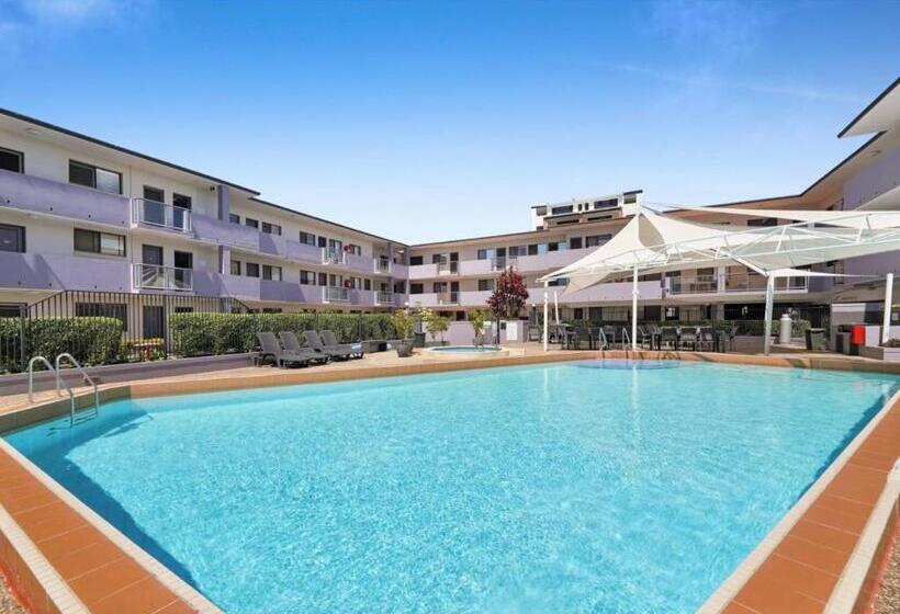هتل Harbour Side Resort