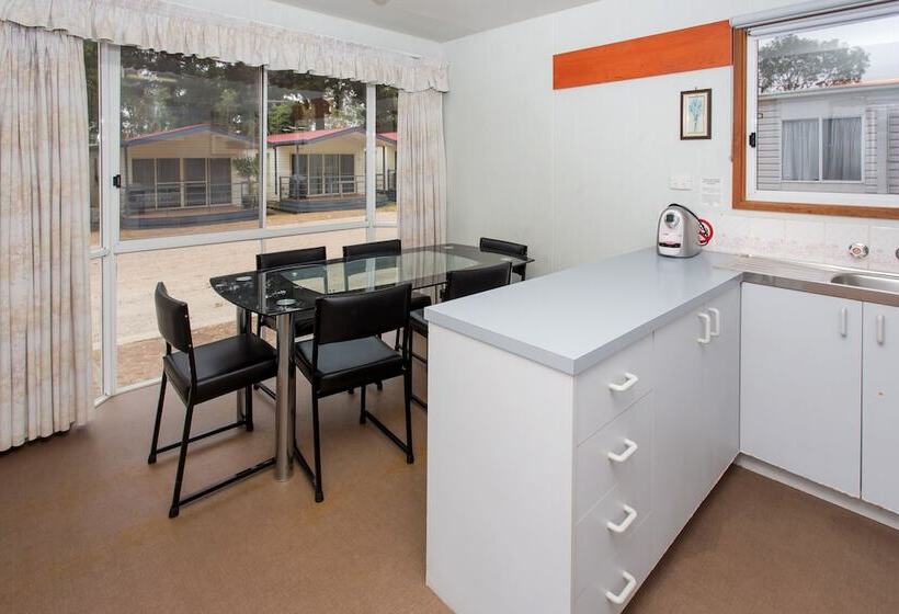 هتل Ingenia Holidays Torquay