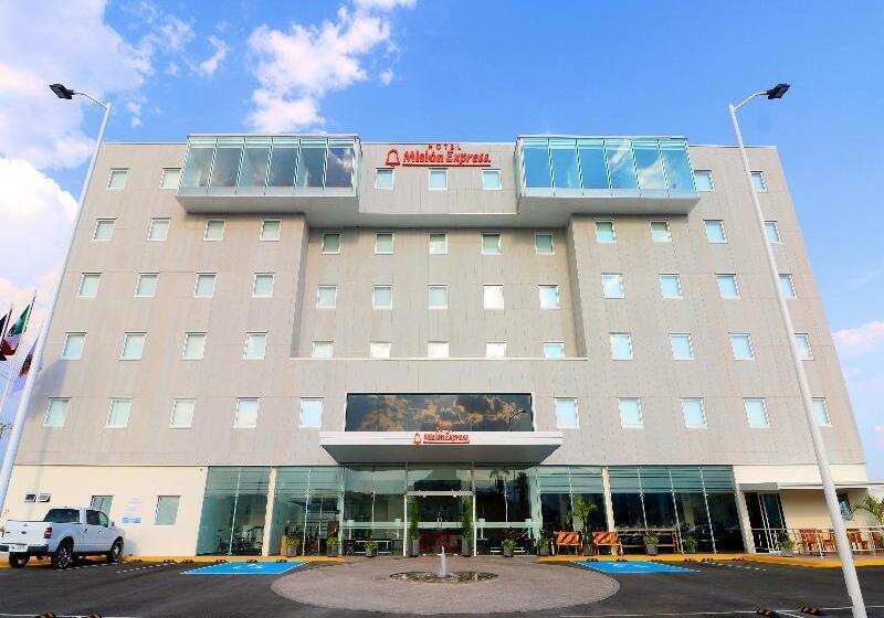 هتل Mision Express Queretaro