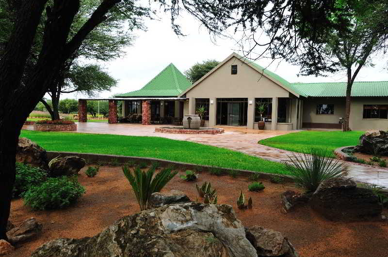 هتل Otjiwa Safari Lodge