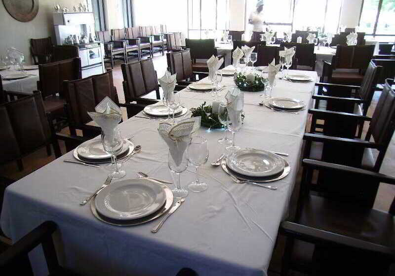 هتل Otjiwa Safari Lodge