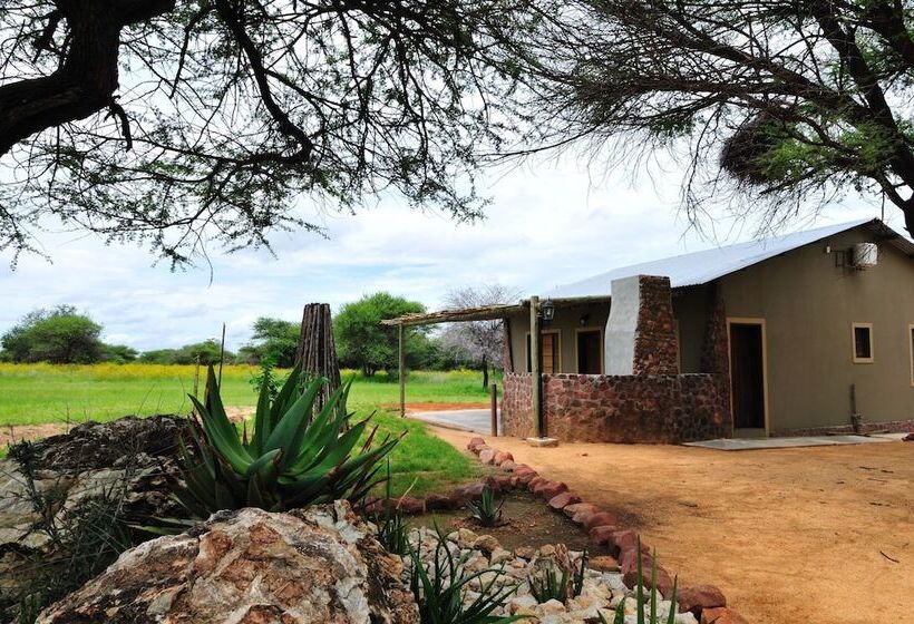 هتل Otjiwa Safari Lodge