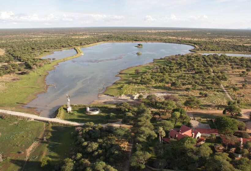 هتل Otjiwa Safari Lodge