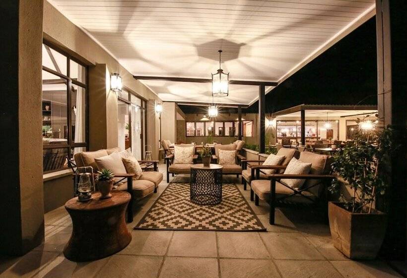 هتل Otjiwa Safari Lodge