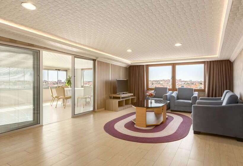 هتل Ramada Usak