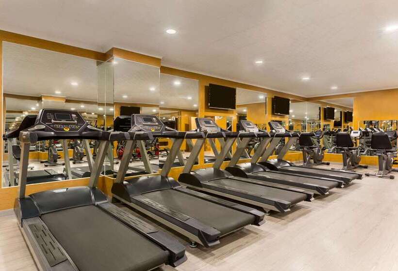 هتل Ramada Usak