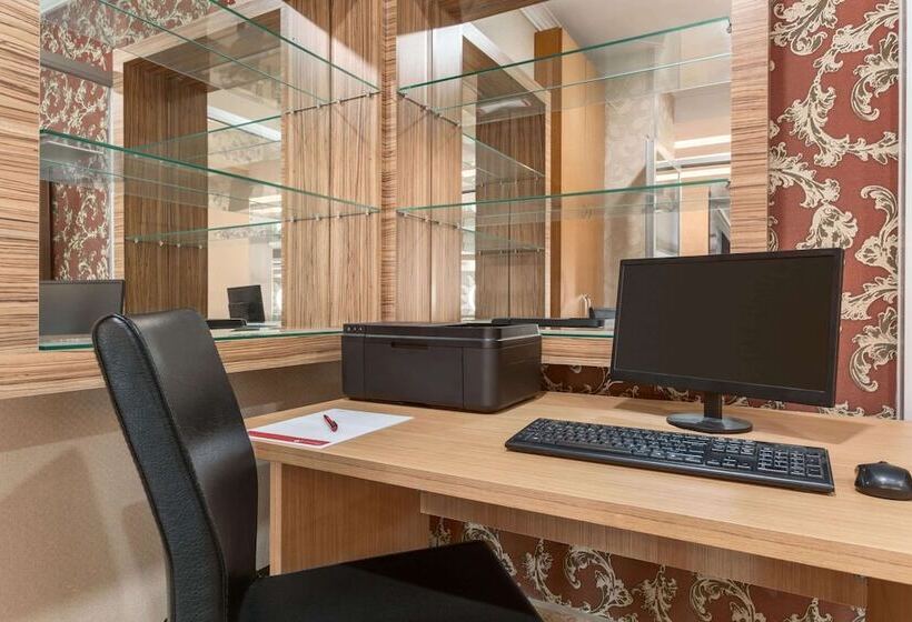 هتل Ramada Usak