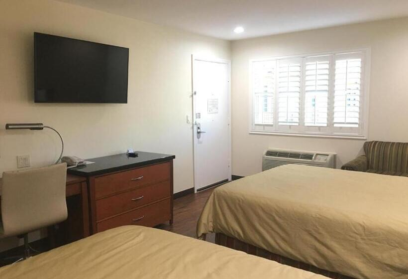 호텔 Simply Home Inn & Suites Riverside