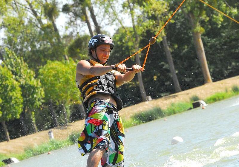 هتل Terres De France Moncontour Active Park