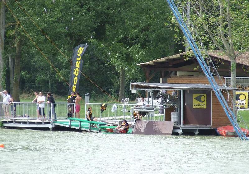 בית מלון כפרי Terres De France  Moncontour Active Park