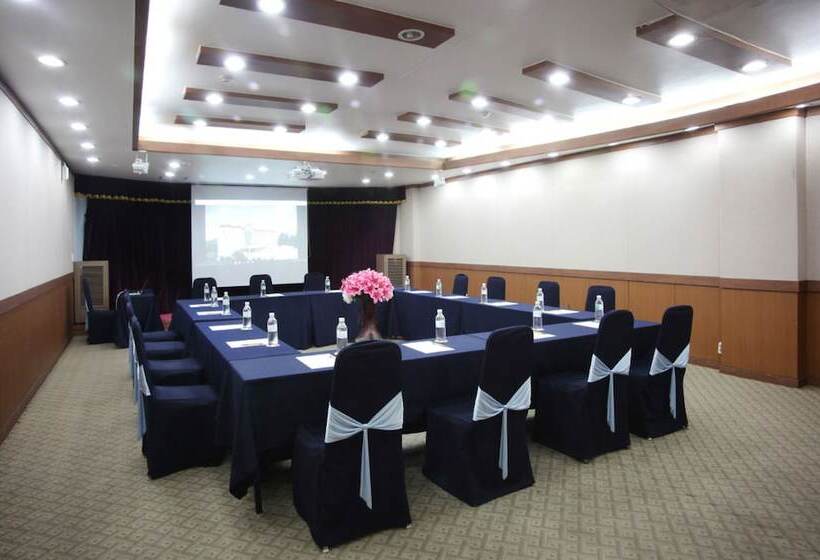 فندق Ramada By Wyndham Suanbo