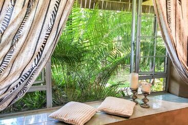 Ingwenya Lodge