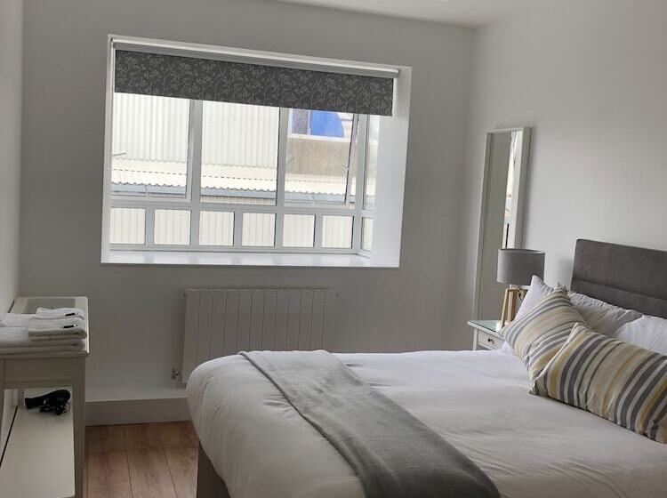 پانسیون The Eyre Square Townhouse
