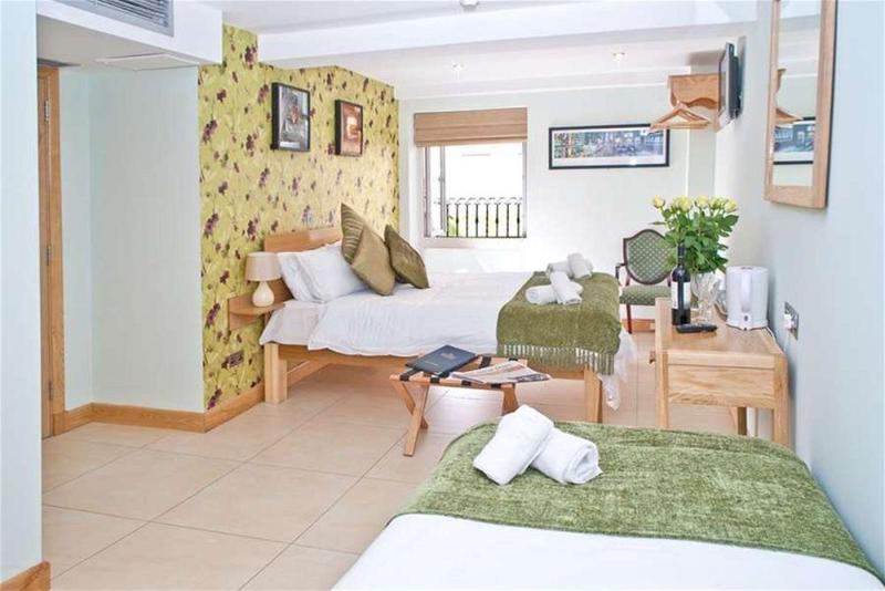 پانسیون The Eyre Square Townhouse