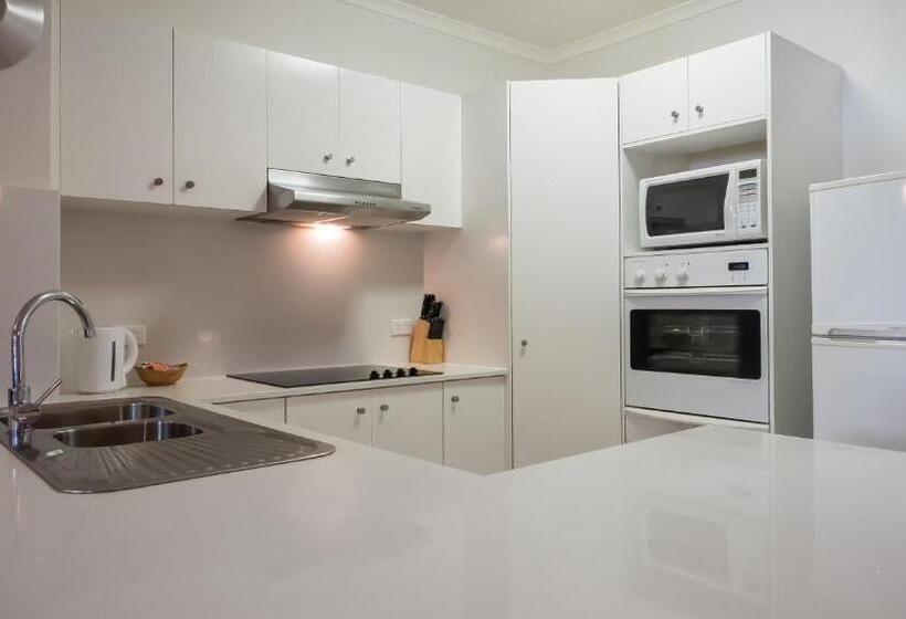 Sanctuary Lake Apartments
