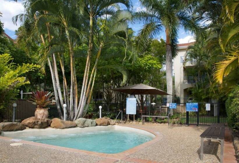 Sanctuary Lake Apartments