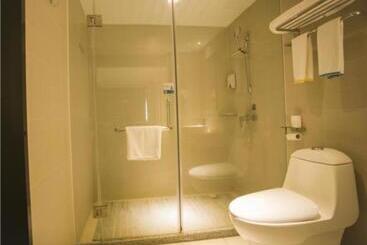 هتل City Comfort Inn Zhanjiang South Railway Station