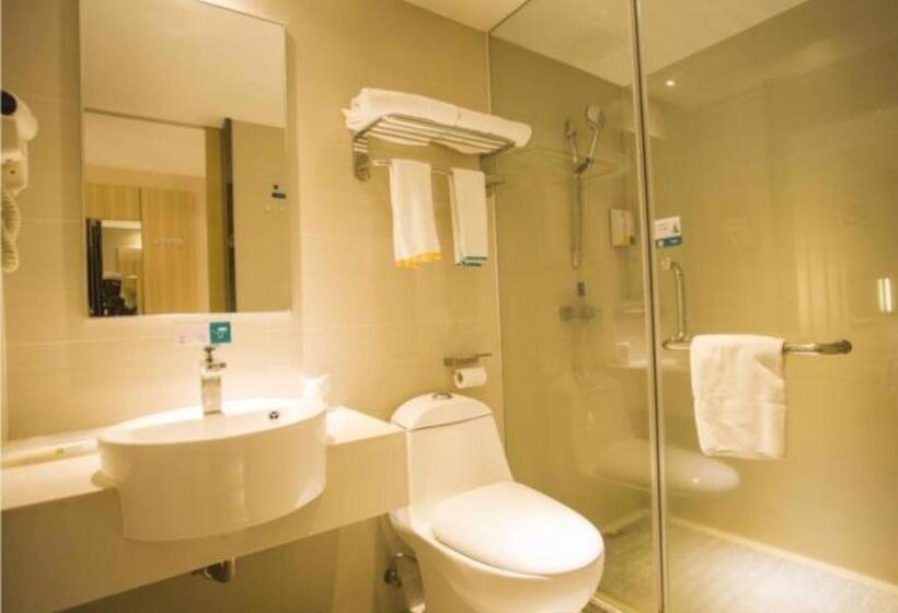 酒店 City Comfort Inn Zhanjiang South Railway Station