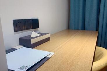 هتل Greentree Inn Guangdong Zhanjiang Donghai Island