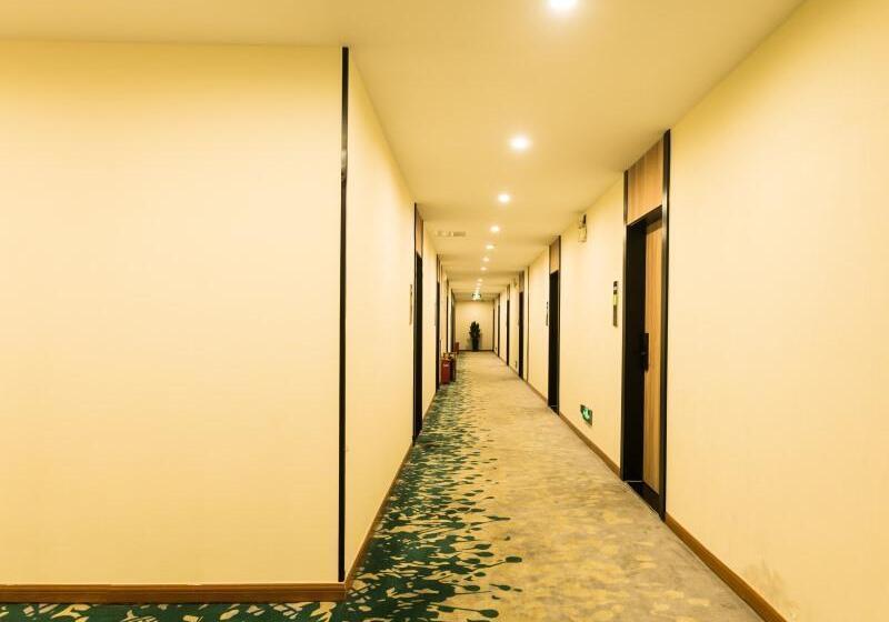هتل Greentree Inn Express Wuxi Jiangyin Wanda Plaza Tongfu Road