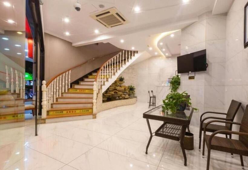 Shell Hotel Shanghai Oriental Pearl Tower Century Avenue Metro Station