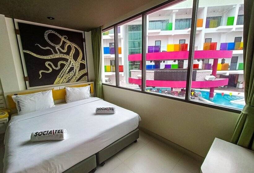 هتل Socialtel Koh Samui
