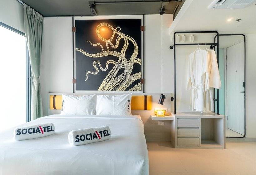 هتل Socialtel Koh Samui